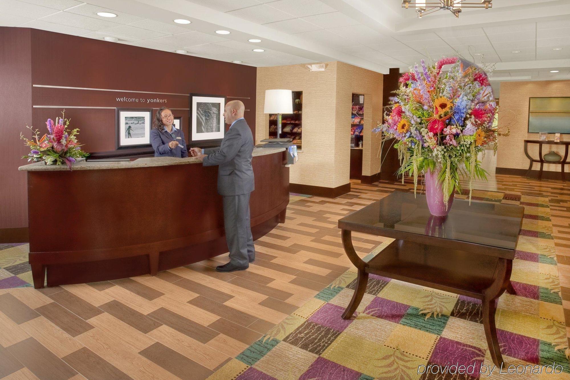 Hampton Inn & Suites Γιόνκερς Εσωτερικό φωτογραφία